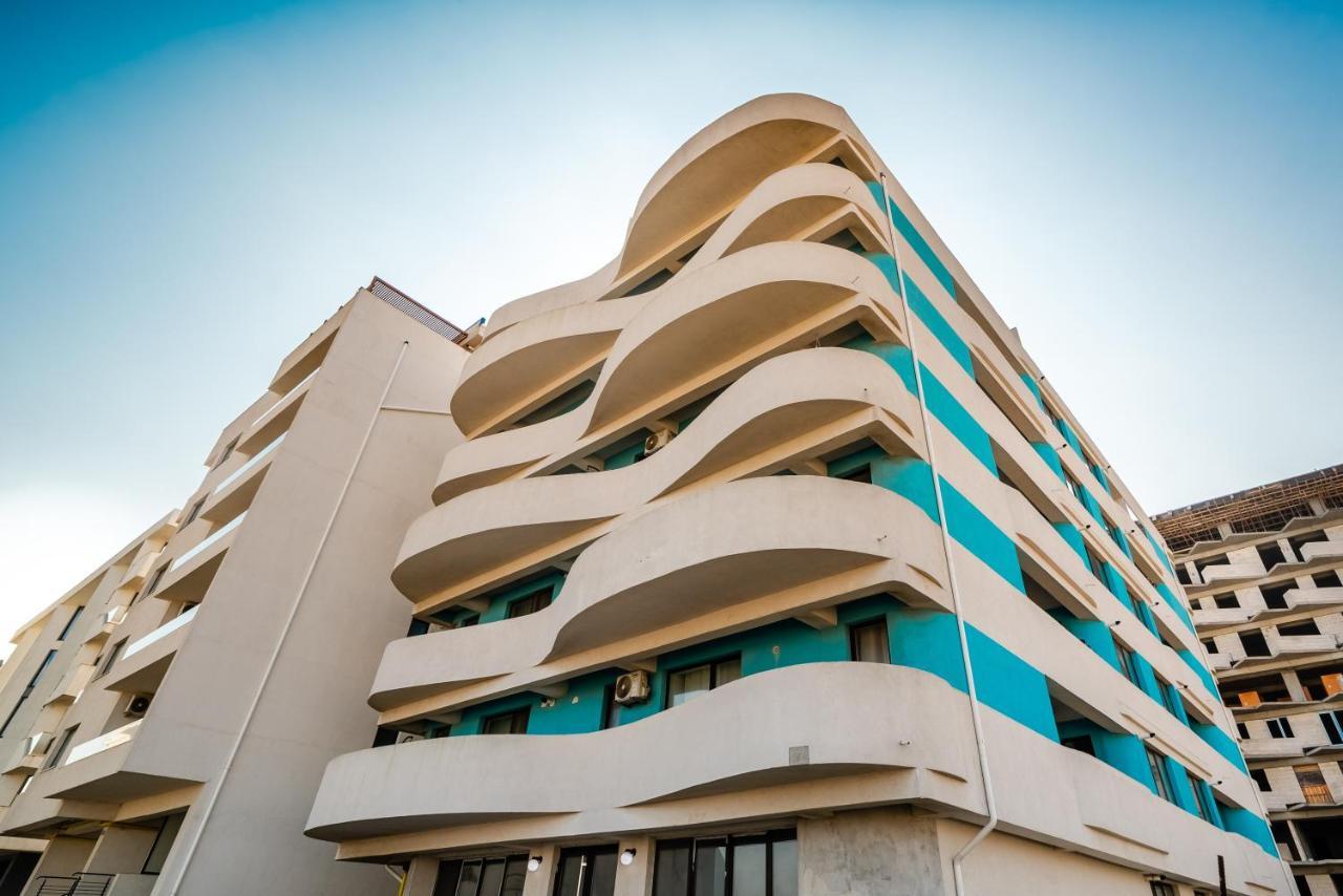 Summer Waves Mamaia Nord Năvodari Eksteriør billede