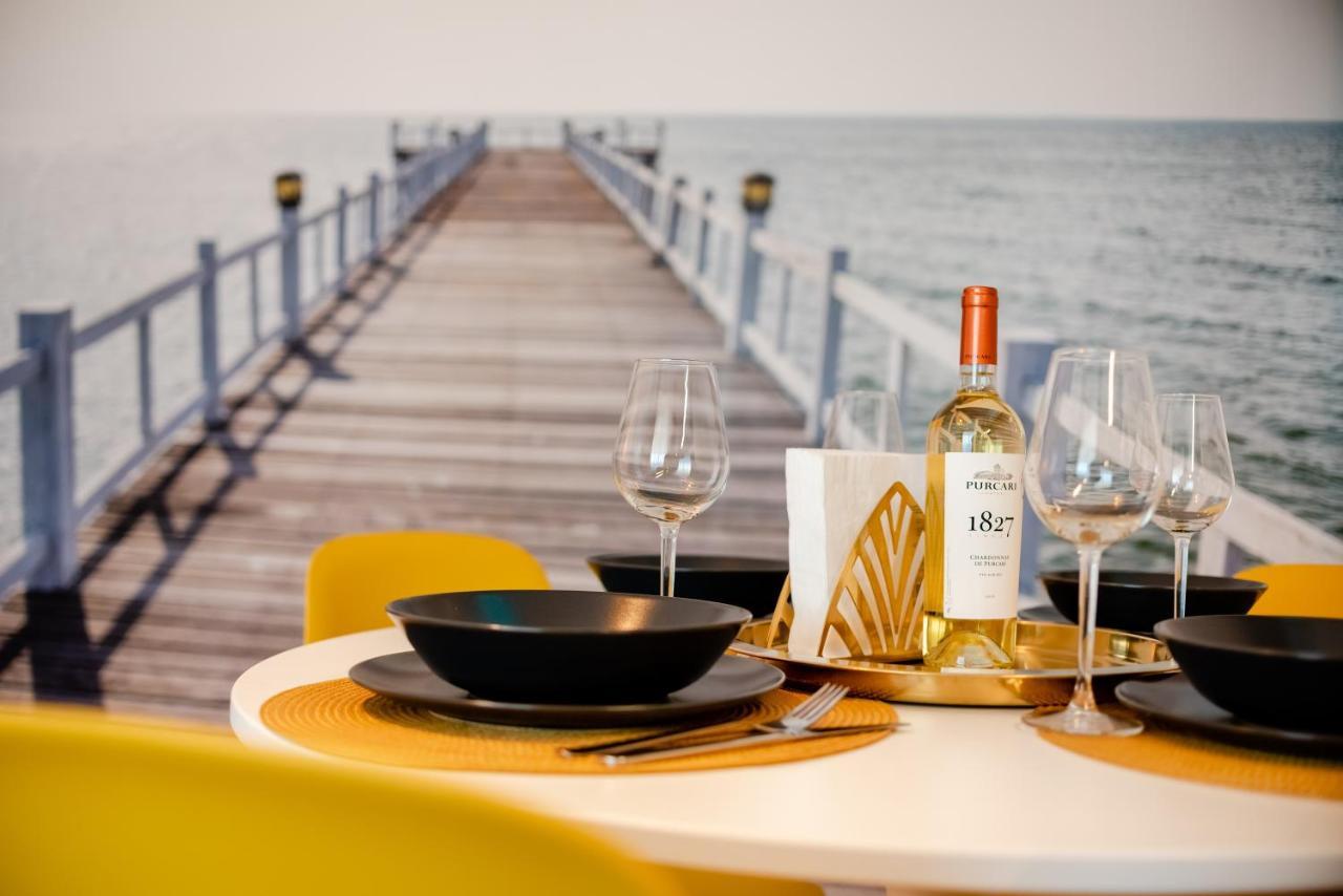 Summer Waves Mamaia Nord Năvodari Eksteriør billede